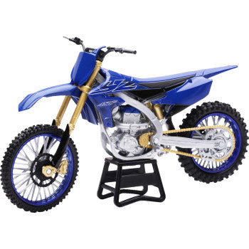 New Ray Toys Yamaha YZ450F Dirt Bike - 1:12 Scale - Blue/Gold/Black 58313