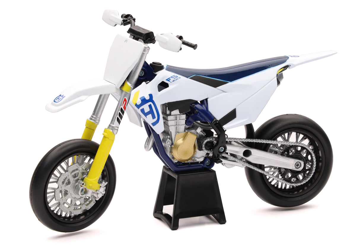 NEW-RAY1:12 Scale Husqvarna Fs450 Super Moto Bike58163