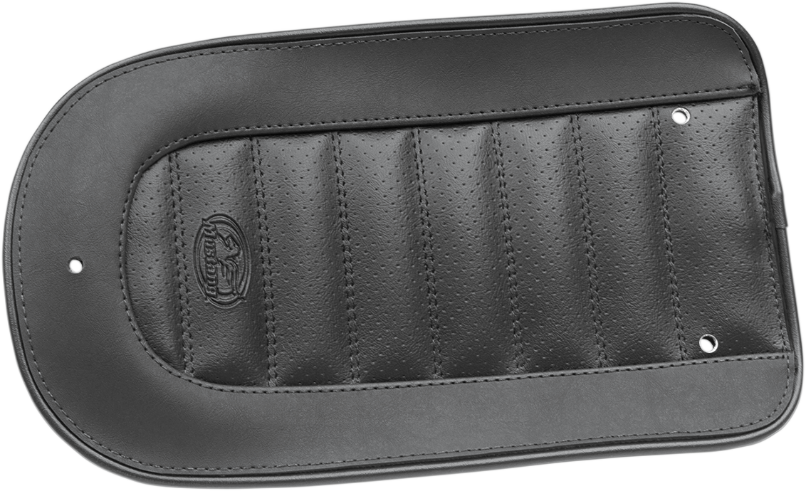 MUSTANG Fender Bib - Tuck and Roll - Solo Seat 78190