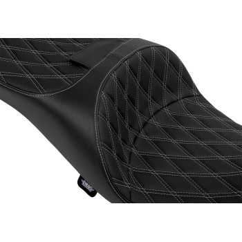 DRAG SPECIALTIES SEATS  Extended Reach Freedom Seat - Vinyl - Double Diamond - Silver Stitch - FLT/FLH '09-'24 0801-1981