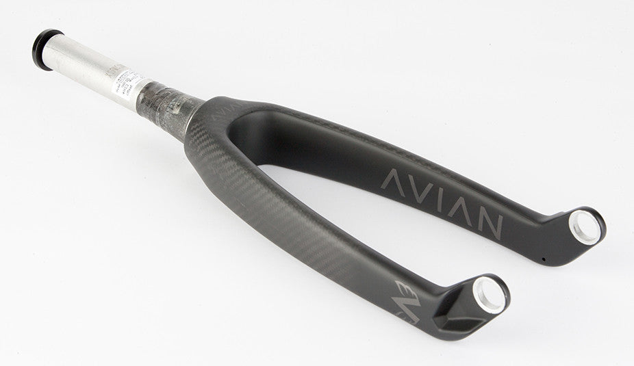 AVIAN 20" Pro Tapered Versus Carbon Race Fork Matte Black 20mm 302002