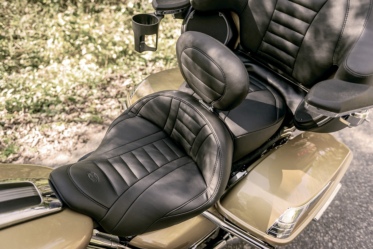 MUSTANG Deluxe Touring Seat - FLH 79006