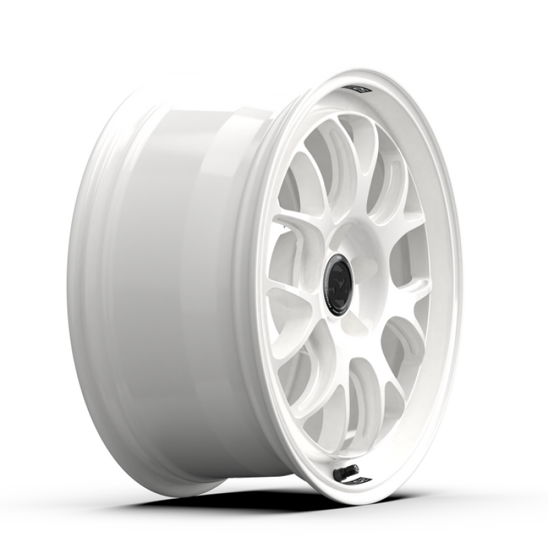 fifteen52 Apex RSR 18x9.5 5x114.3 38mm ET 73.1mm Center Bore Rally White RSARW-89554+38