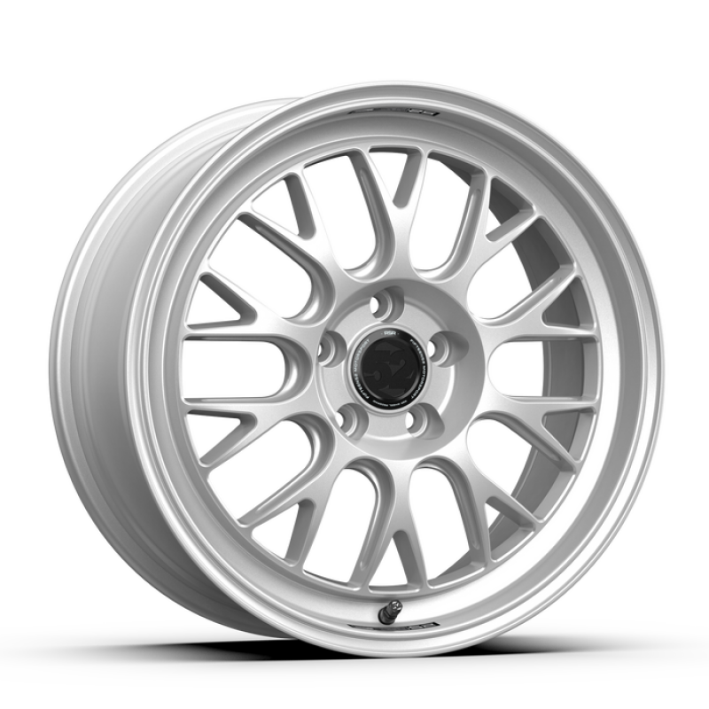 fifteen52 Holeshot RSR 18x8.5 5x112 42mm ET 57.1mm Center Bore Radiant Silver RSHRS-88551+42