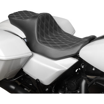 DRAG SPECIALTIES Predator III 2-Up Seat - Double Diamond - Silver Stitching - FLT/FLH '23-'24 0801-1932