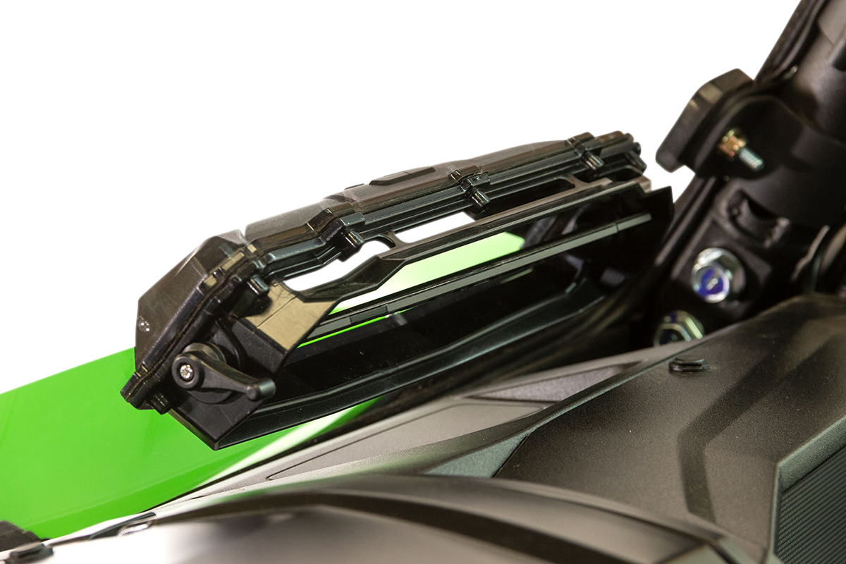 SEIZMIK Windshield - Vented - KRX 26097