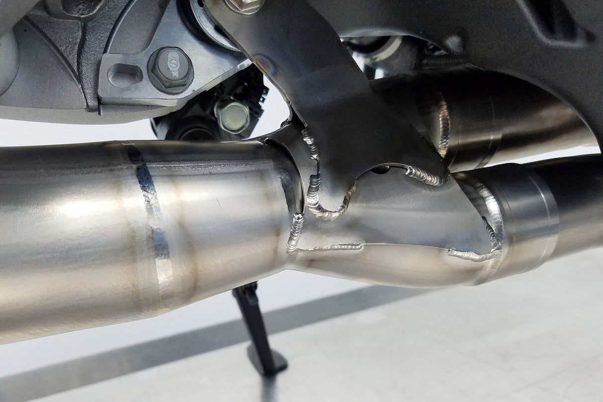 Graves motorsports  full titanium exhaust system - carbon silencer 200mm CBR1000RR 17-24  EXH-17CB1-FTC