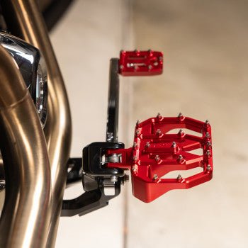 THRASHIN SUPPLY CO. Mini Aggressor Floorboards - Red - Rear TSC-2031-2-D