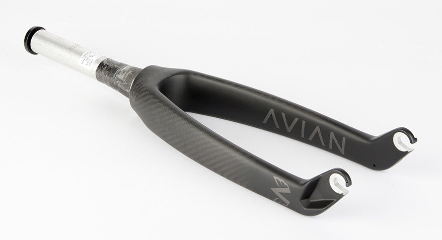 AVIAN 20" Pro Tapered Versus Carbon Race Fork Matte Black 10mm 302006