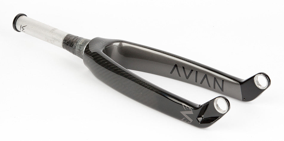 AVIAN 20" Pro Tapered Versus Carbon Race Fork Gloss Black 20mm 302001