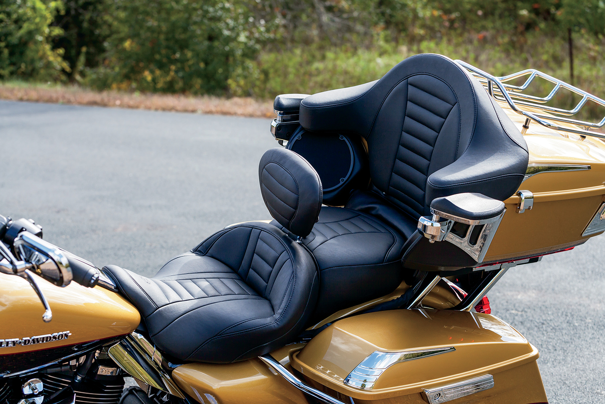 MUSTANG Deluxe Touring Seat - FLH 79006