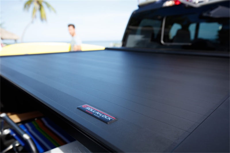 Roll-N-Lock 17-19 Ford F-250/F-350 Super Duty 80-3/8in E-Series Retractable Tonneau Cover RC151E