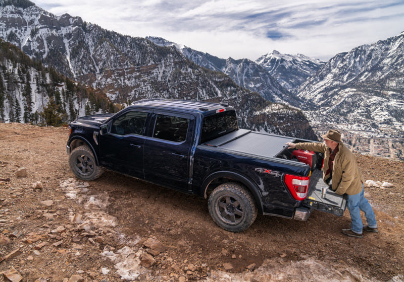 Roll-N-Lock 17-19 Ford F-250/F-350 Super Duty SB 80-3/8in A-Series Retractable Tonneau Cover BT151A