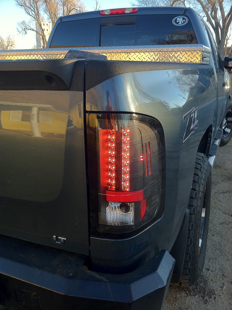 Spyder Chevy Silverado 07-13 LED Tail Lights Blk ALT-YD-CS07-LED-BK 5001771