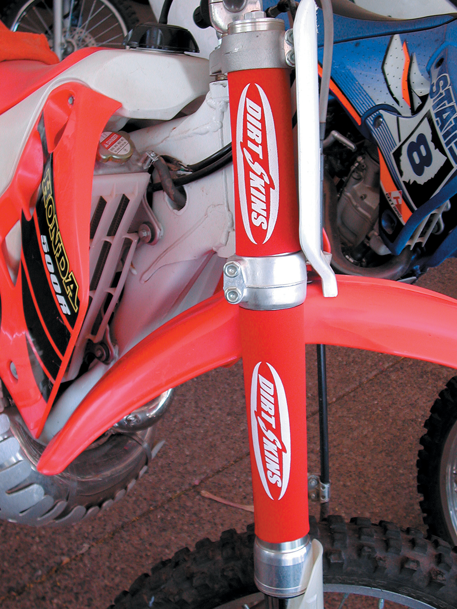 SCHAMPA & DIRT SKINS Standard Dirt Skins Fork Covers - 2 mm Neoprene - Red/White DSFRKSKN01-3