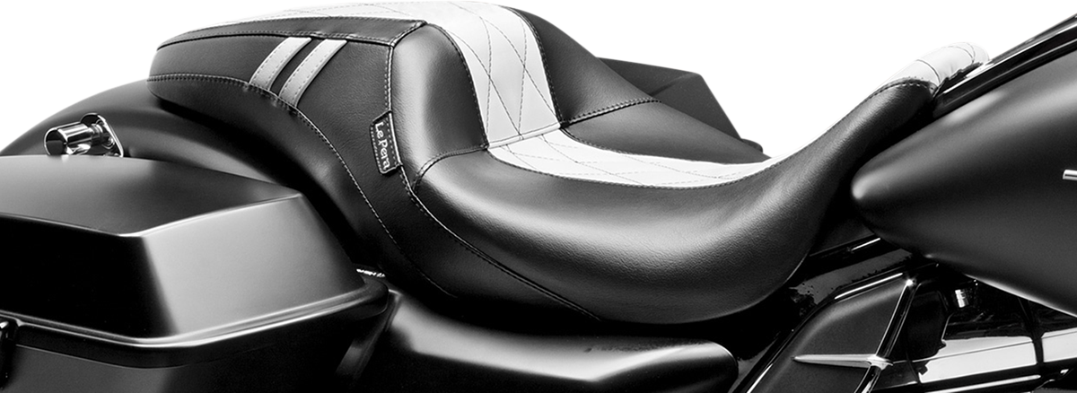 LE PERA Outcast GT Seat - Full-Length - Without Backrest - Black Double Diamond W/White Inlay - FLH LK-987GT1