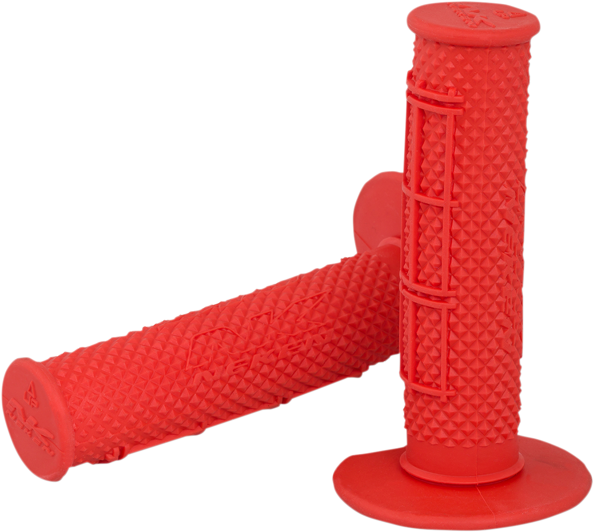 NEKEN Grips - Diamond - Red GRIP-RD-D