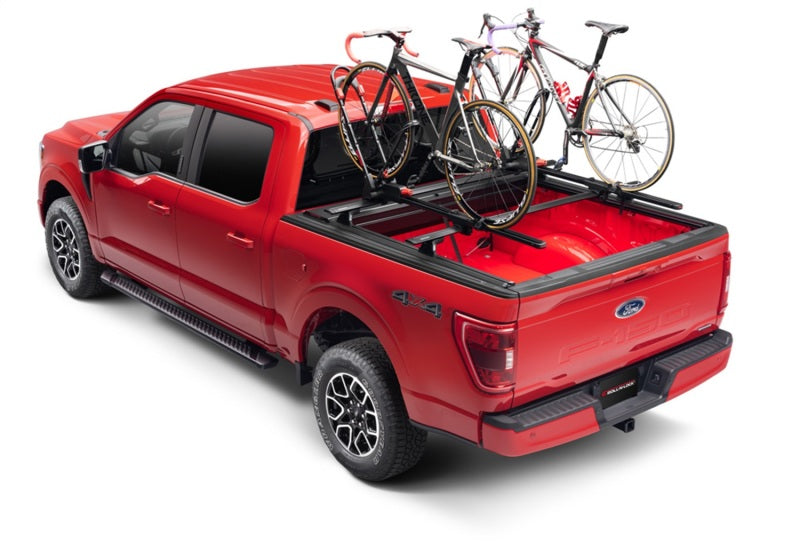 Roll-N-Lock 21-22 Ford F150 (w/o OE Cargo Tracks - 67.1in Bed) E-Series XT Retractable Tonneau Cover 131E-XT