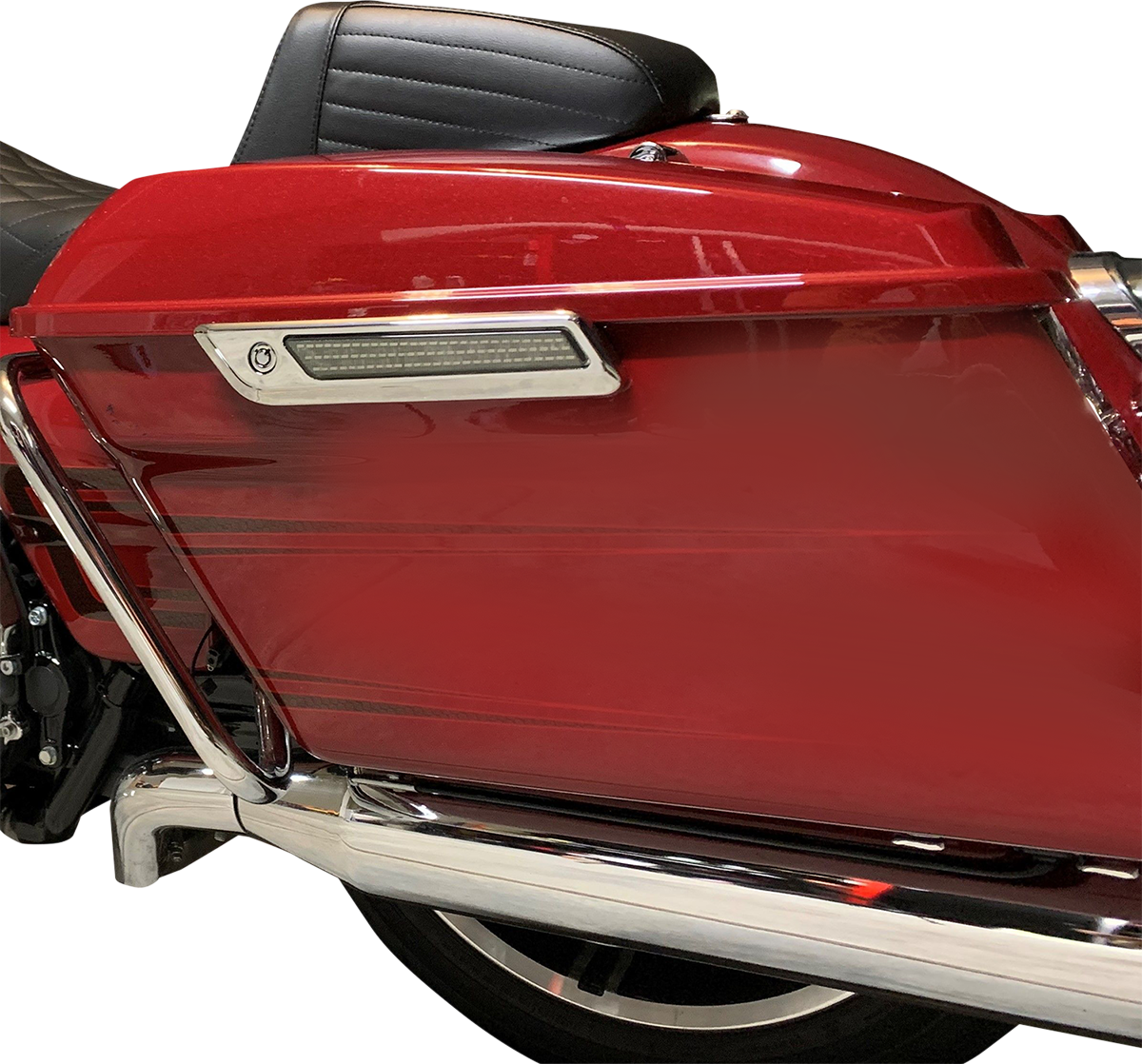 CUSTOM DYNAMICS Latch Light - Saddlebag - Smoke - Chrome CD-SBL-BCM-SC