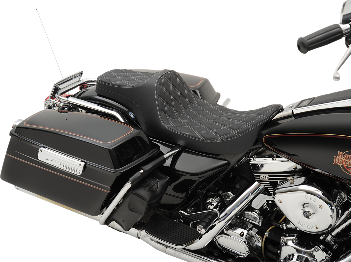 DRAG SPECIALTIES Asiento Predator III - Doble Diamante - Cosido en plata FIT 99-07 FLHR,06-07 FLHX 0801-1130 