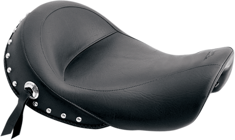MUSTANG Solo Studded Seat - FXD '06-'17 76106