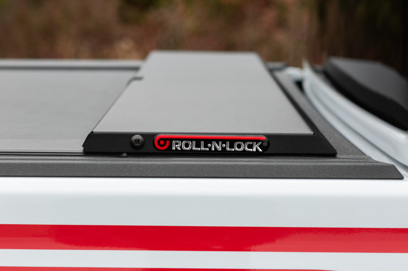 Roll-N-Lock 2020 Jeep Gladiator 5ft bed M-Series Retractable Tonneau Cover LG496M