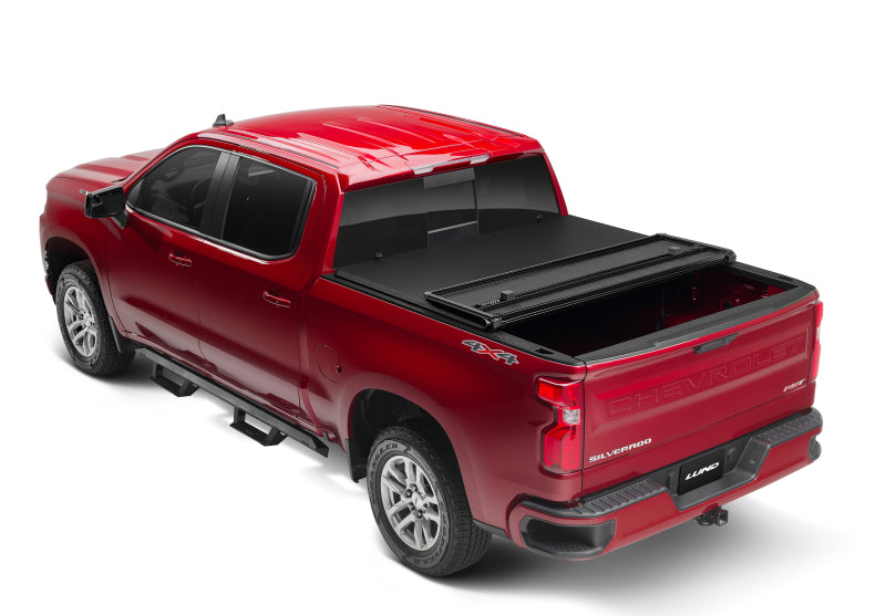 Lund 14-17 Chevy Silverado 1500 Fleetside (5.8ft. Bed) Hard Fold Tonneau Cover - Black 969159