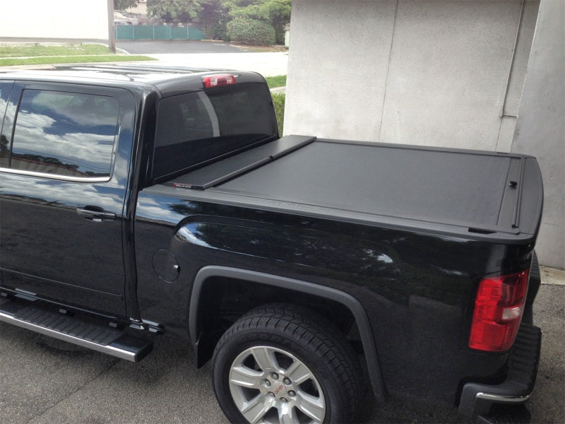 Roll-N-Lock 16-18 Toyota Tacoma Access Cab/Double Cab LB 73-11/16in M-Series Tonneau Cover LG531M